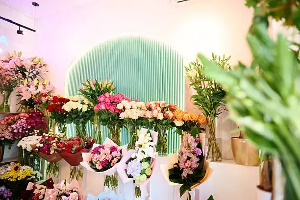 Fresh Flowers Abu Dhabi Bouquet AED 100