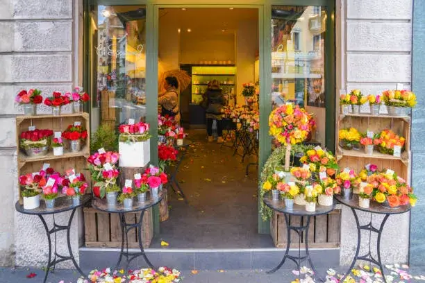 nearest flower shop AED 100