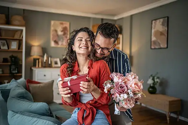 Romantic couple flower gift