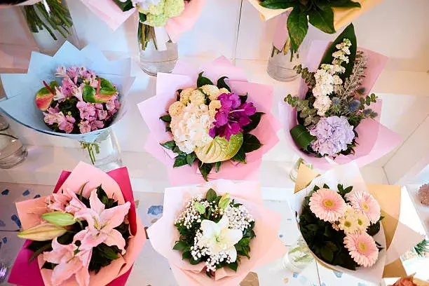 Buy fresh white lilies at Flowersmart.ae from AED 272 and learn tips to keep them lasting longer